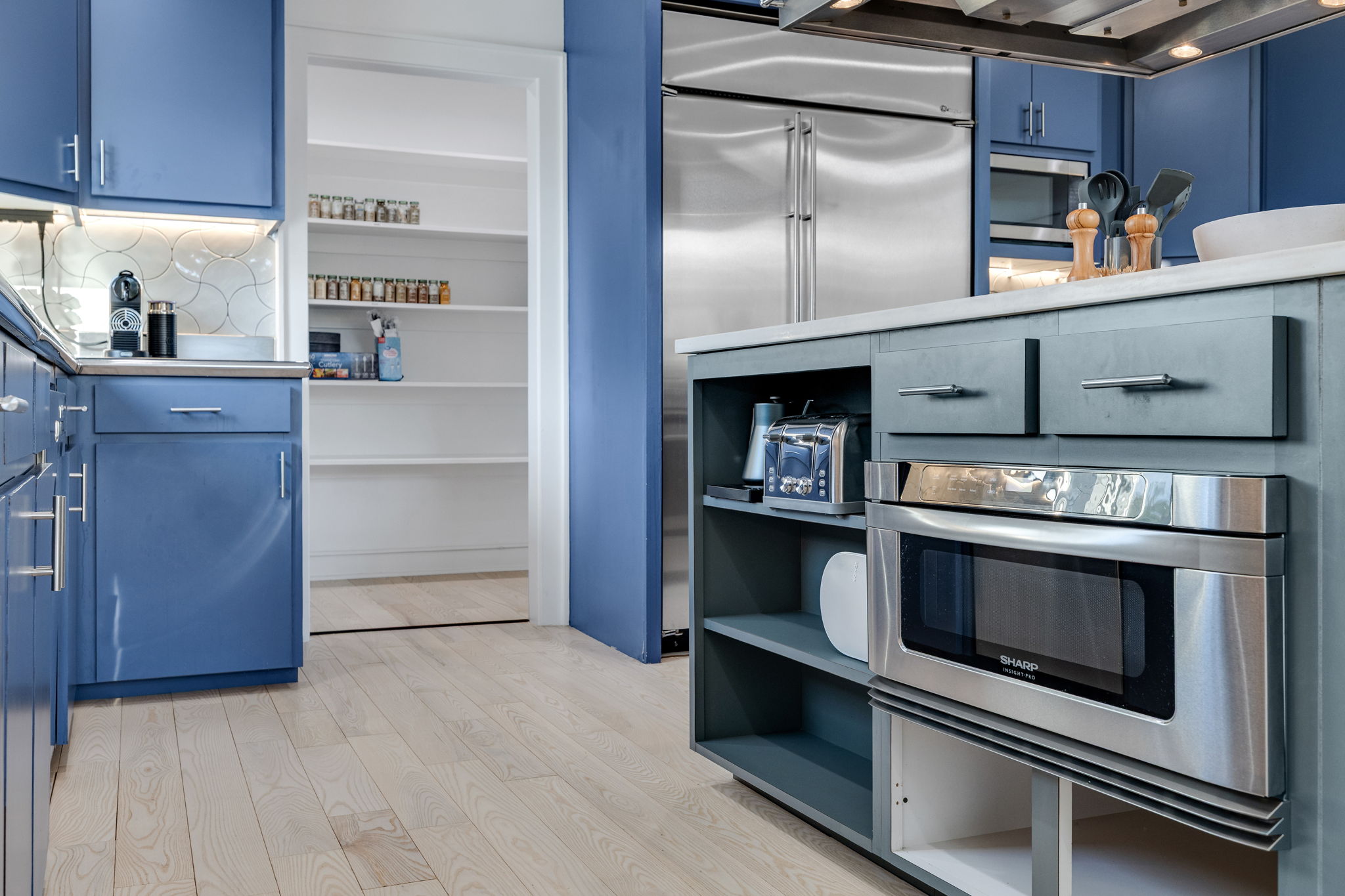 Balcony with downtown Dallas skyline