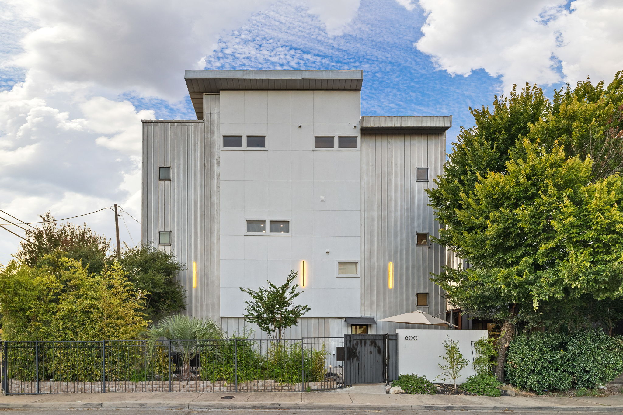 Modern bathroom fixtures and tile